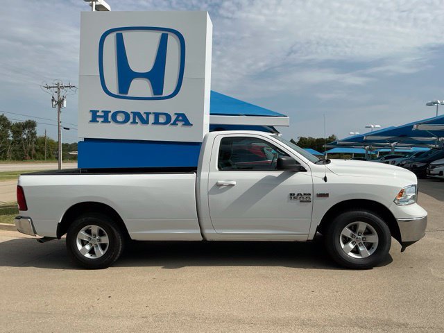 Used 2021 RAM 1500 Classic SLT AWD/4WD image 2