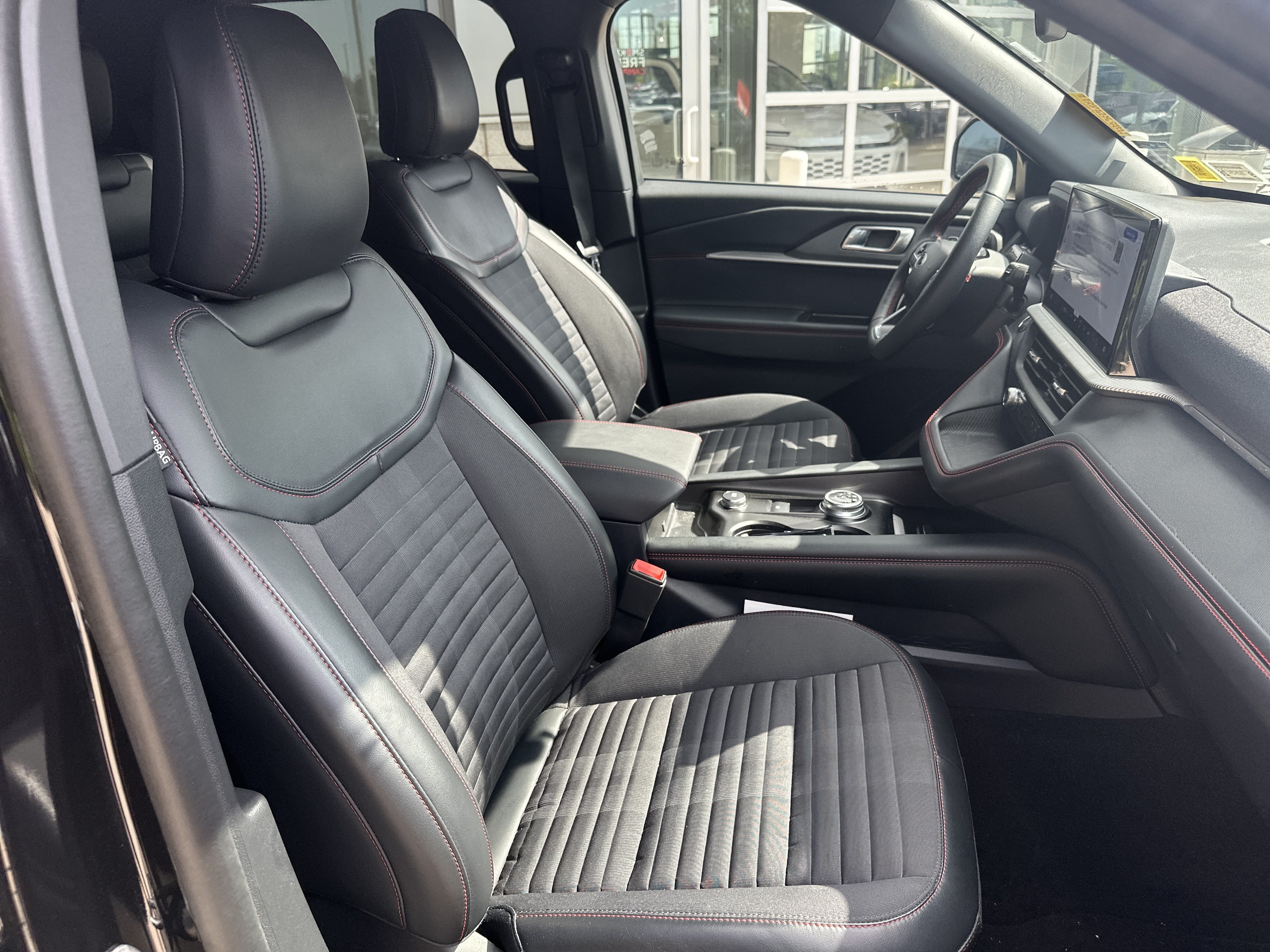 Used 2025 Ford Explorer ST-Line AWD/4WD image 26
