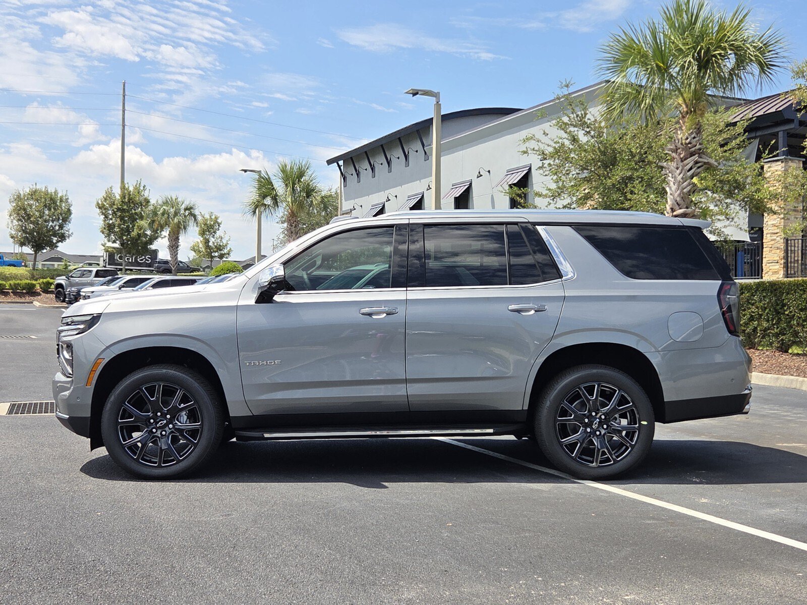 New 2026 Chevrolet Tahoe Premier w/ Sun And Tow Package AWD/4WD image 3