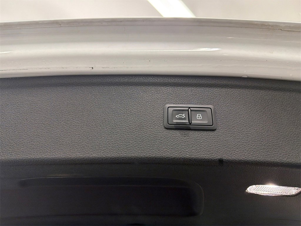 Used 2018 Audi Q5 2.0T Premium Plus w/ Premium Plus Package image 21