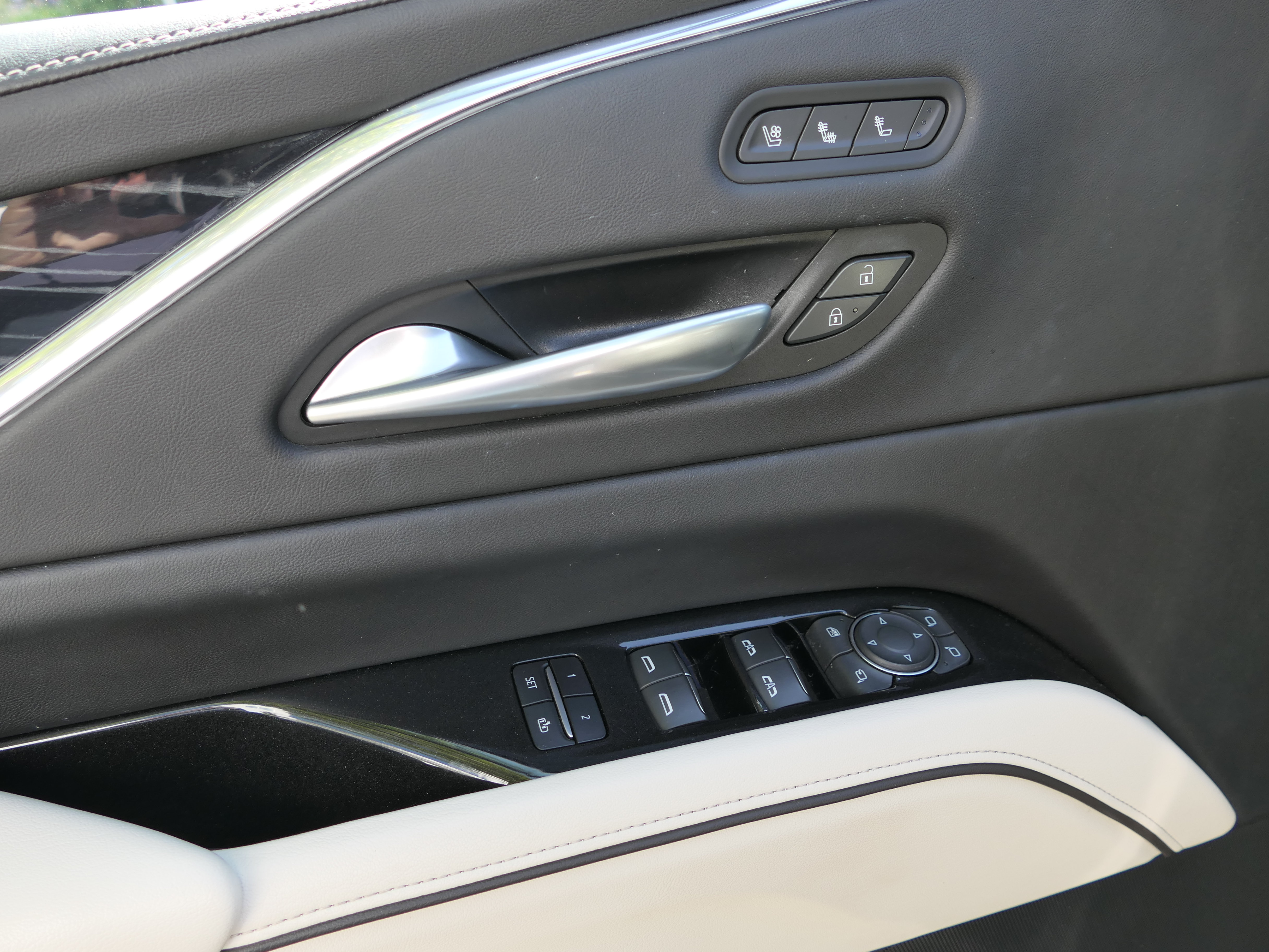 Certified 2023 Cadillac Escalade Sport AWD/4WD image 15