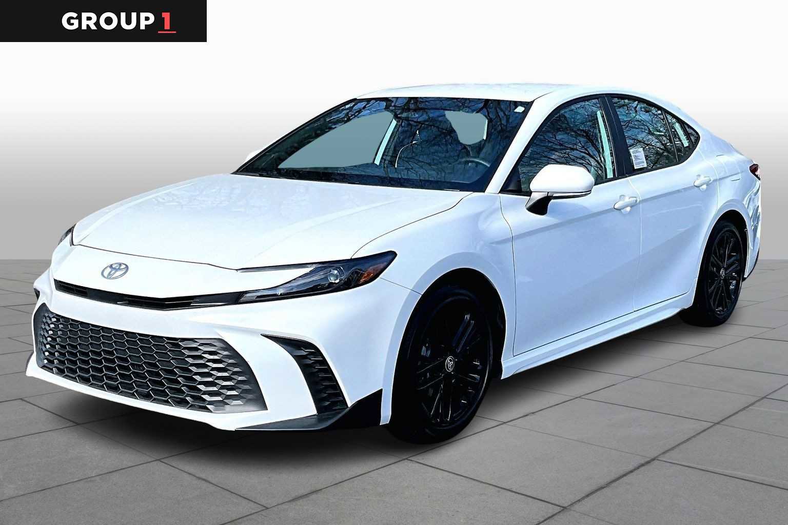 Certified 2025 Toyota Camry SE image 1