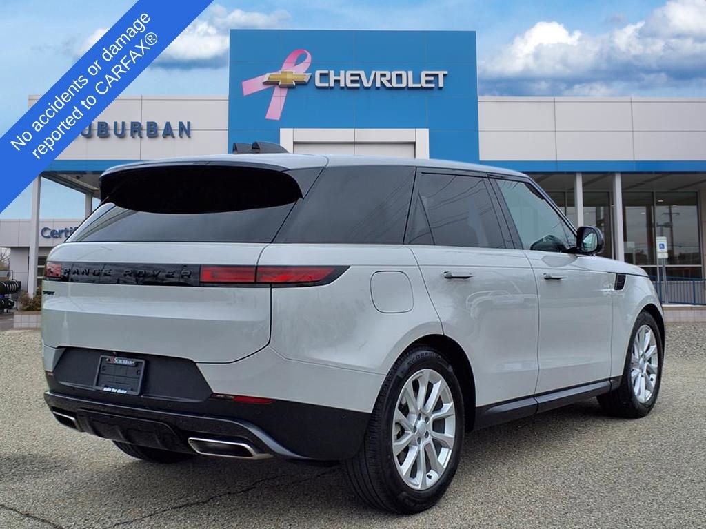 Used 2025 Land Rover Range Rover Sport SE image 5