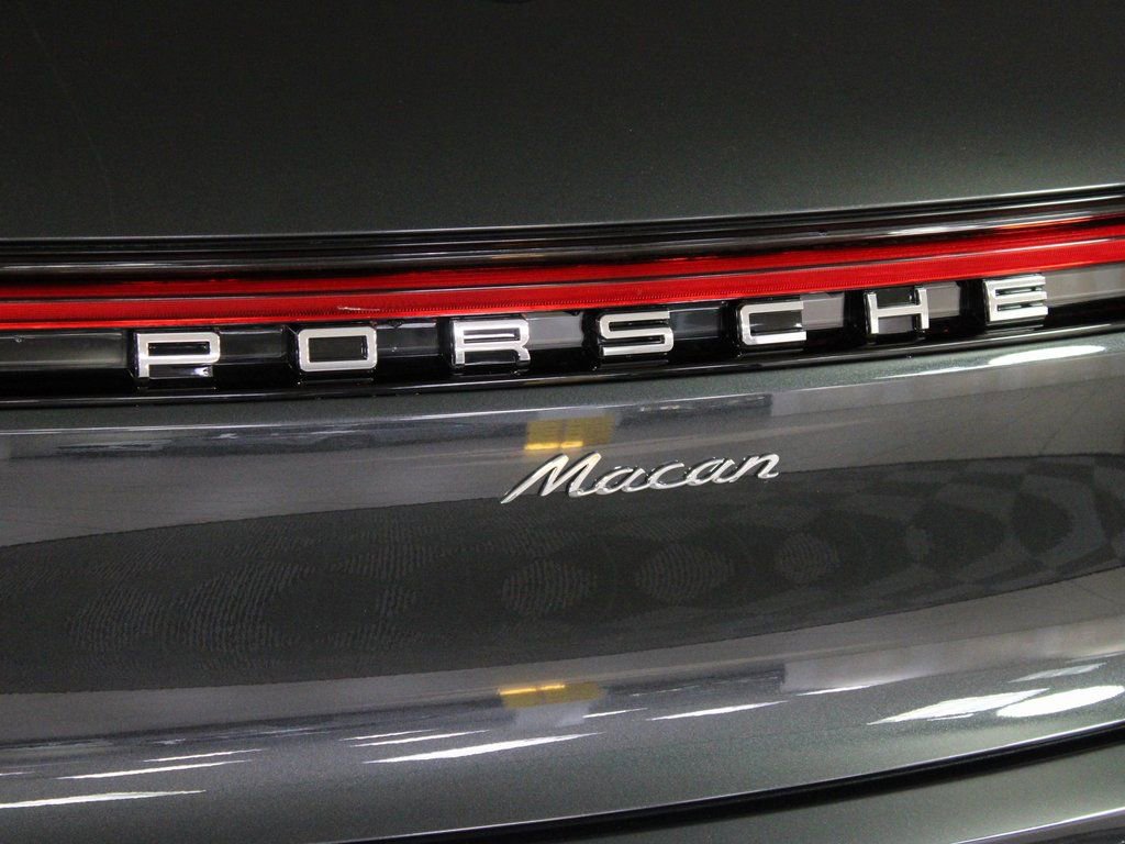 Certified 2026 Porsche Macan image 13