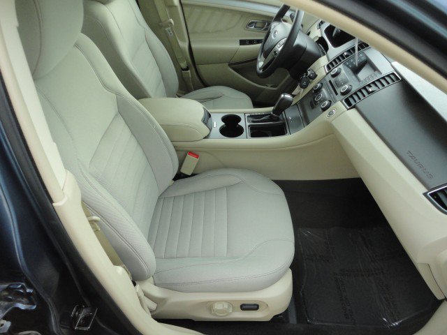 Used 2018 Ford Taurus SE image 18