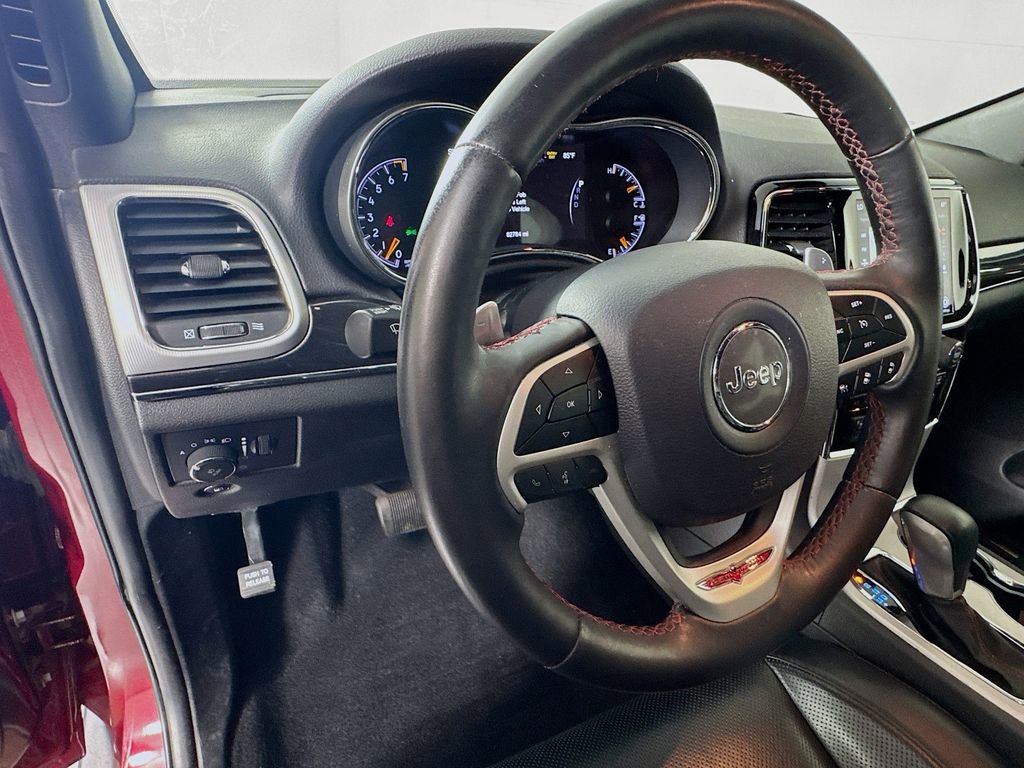 Used 2019 Jeep Grand Cherokee Trailhawk w/ Trailhawk Luxury Group AWD/4WD image 12