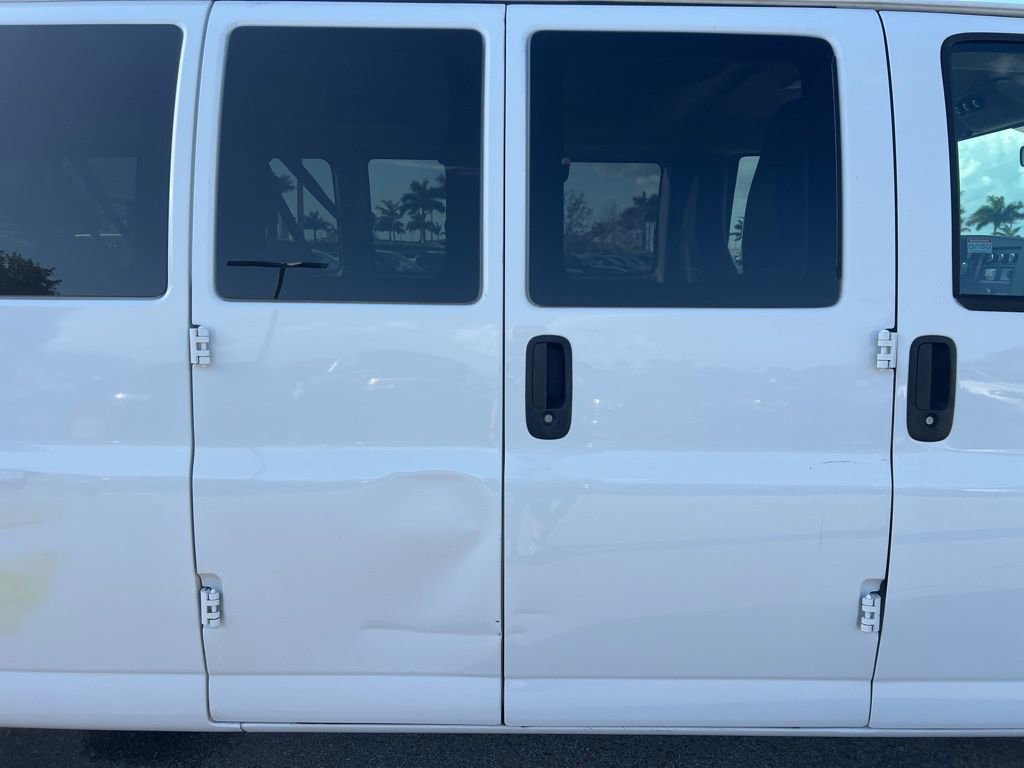 Used 2019 Chevrolet Express 3500 LT w/ LT Preferred Equipment Group RWD image 28