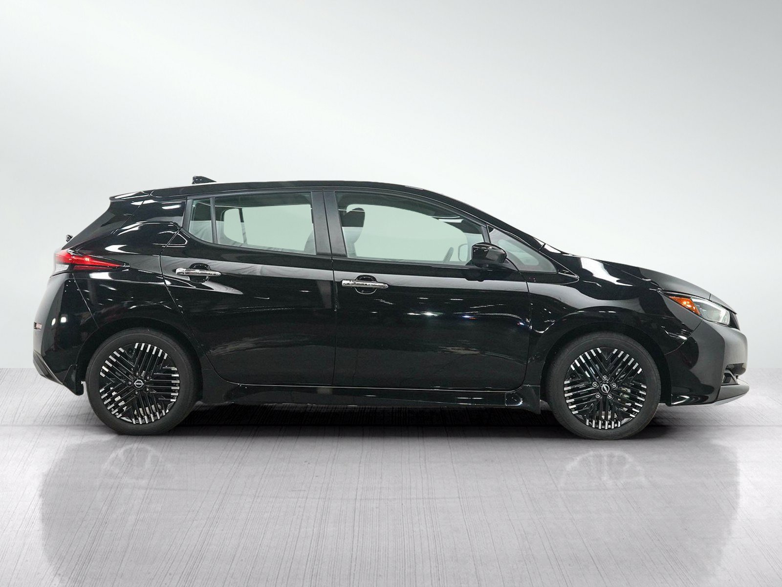 Used 2025 Nissan Leaf SV Plus FWD image 6