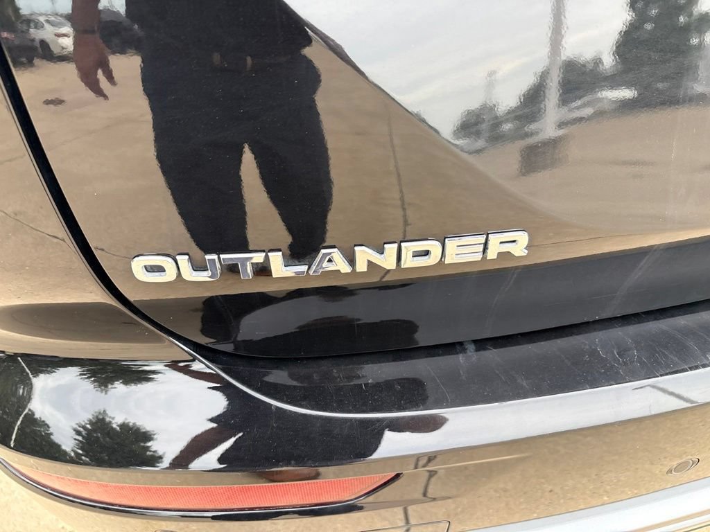 Used 2025 Mitsubishi Outlander SE AWD/4WD image 22