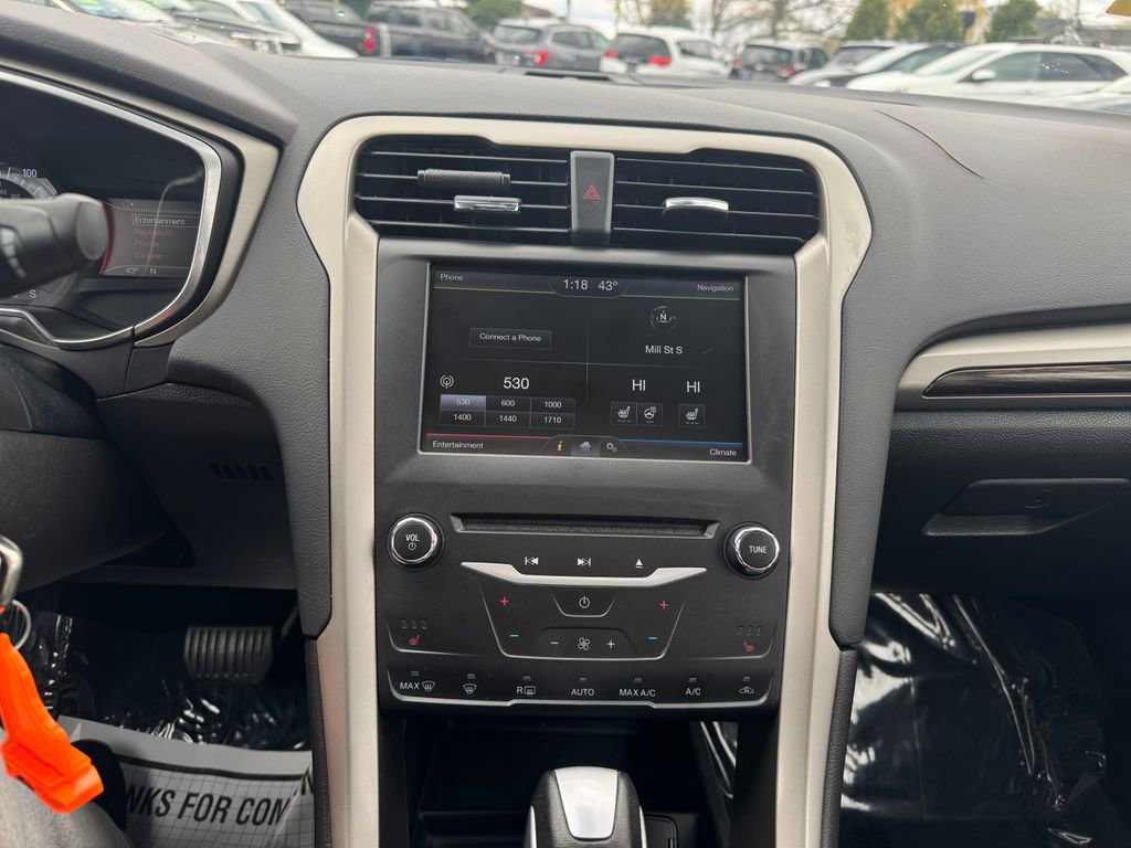 Used 2015 Ford Fusion SE w/ Equipment Group 202A FWD image 30