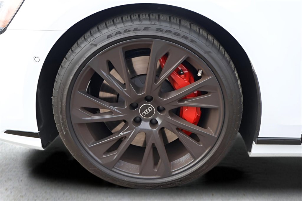 Used 2025 Audi S8 w/ Executive Package image 9