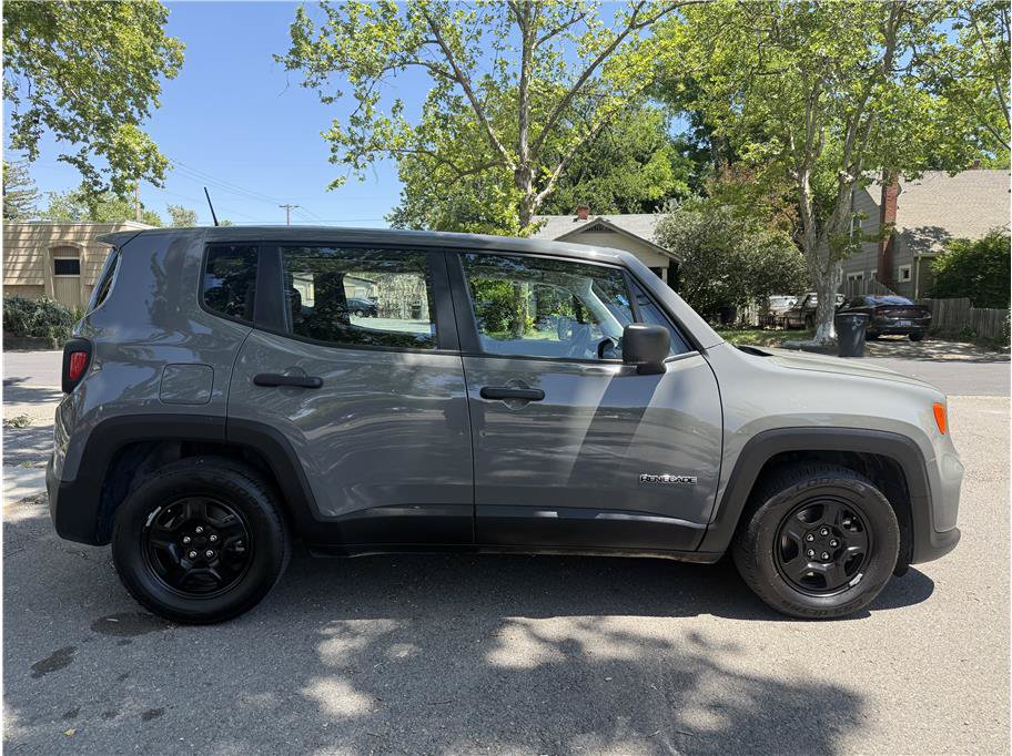 Used 2021 Jeep Renegade Sport FWD image 4