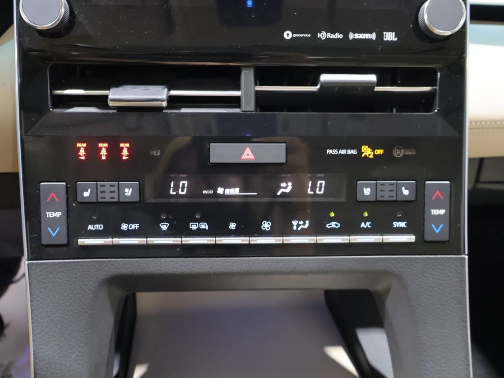Used 2020 Toyota Avalon Limited w/ All Weather Liner Package FWD image 27