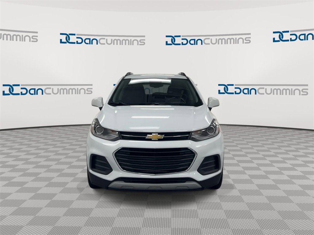 Used 2022 Chevrolet Trax LT w/ LT Convenience Package image 3