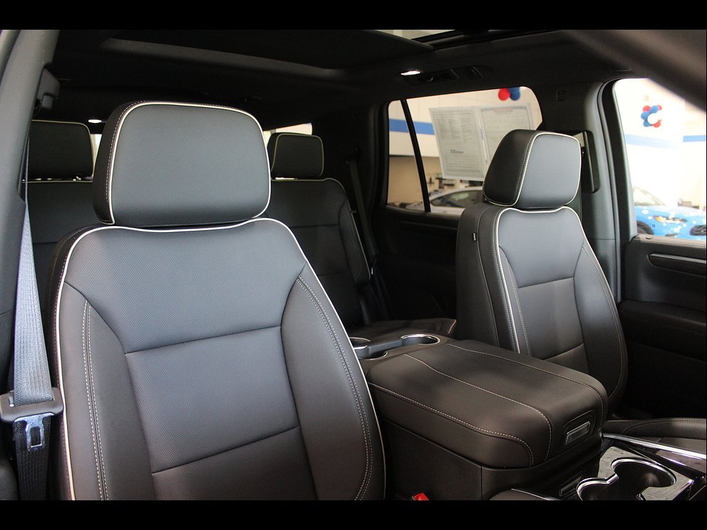 Used 2026 Chevrolet Tahoe Premier w/ Sun And Tow Package AWD/4WD image 25