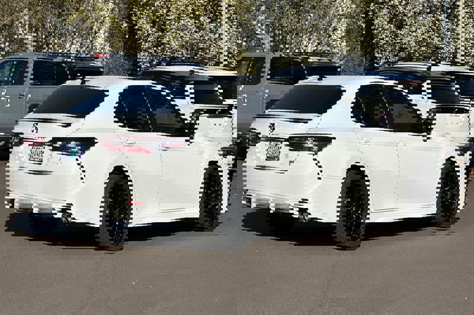 Used 2023 Toyota Camry SE w/ Convenience Package image 2