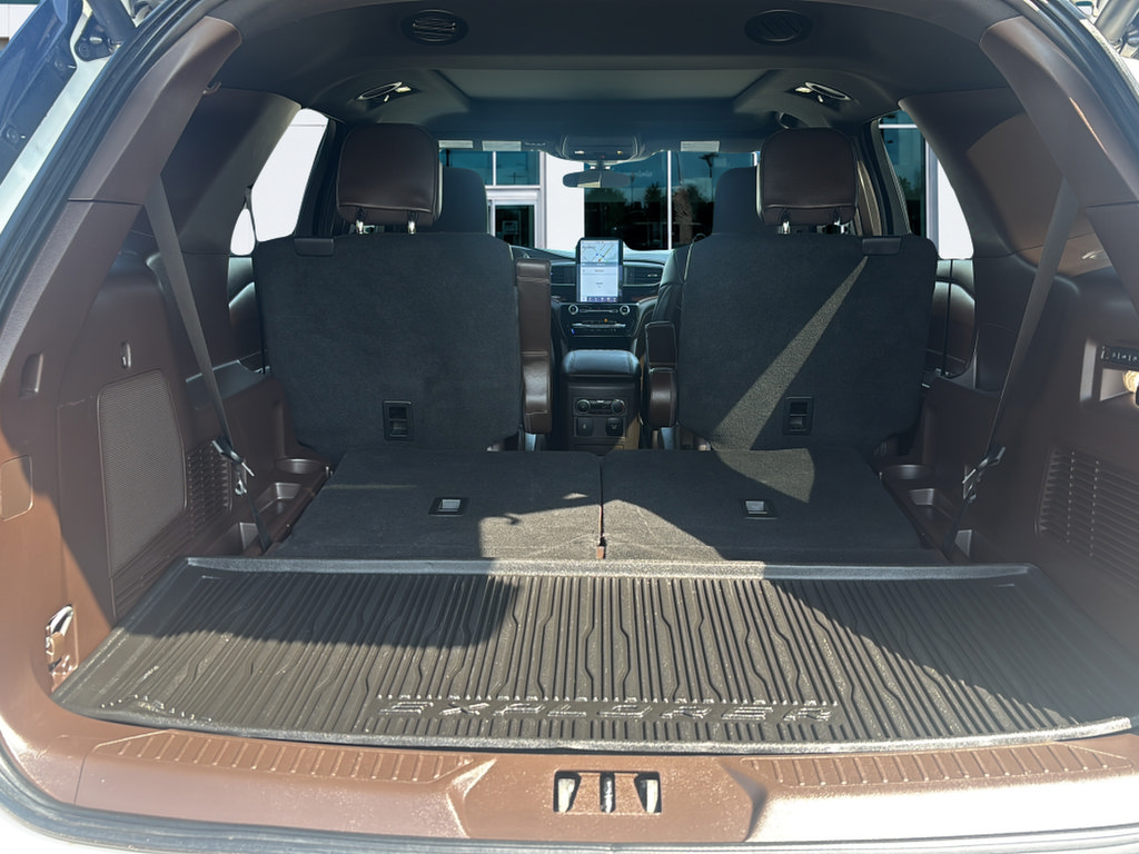 Used 2024 Ford Explorer King Ranch w/ Technology Package AWD/4WD image 9