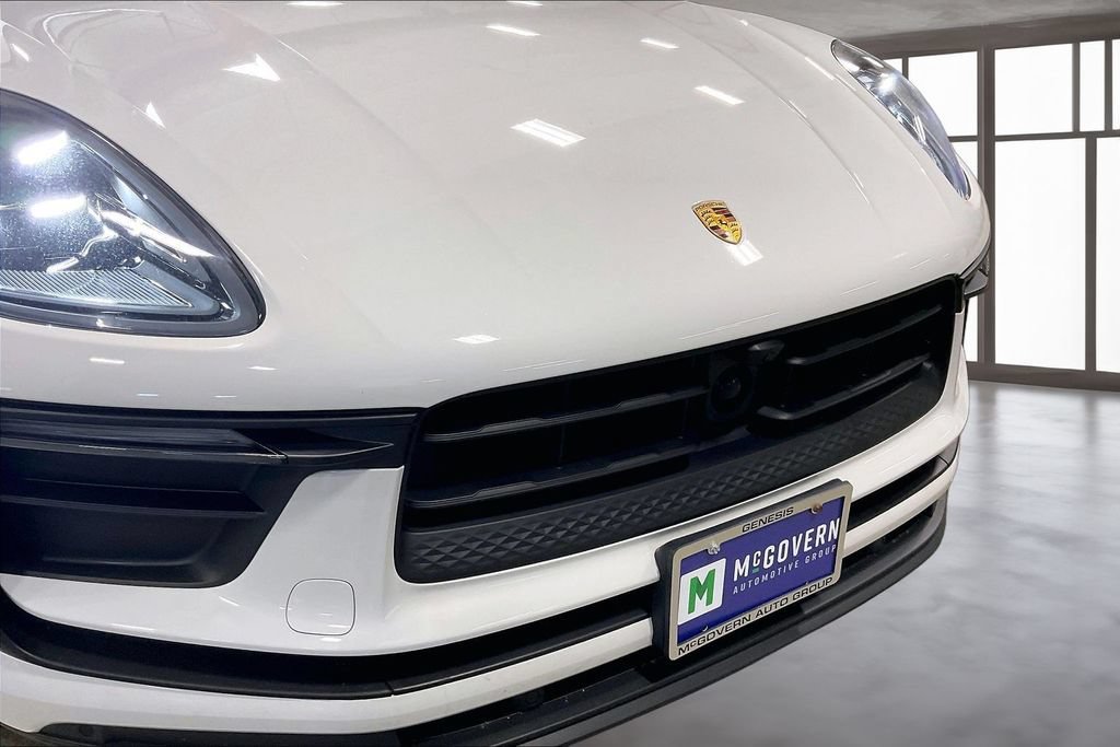 Used 2023 Porsche Macan AWD/4WD image 33