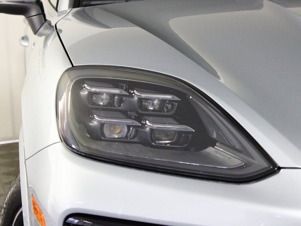 Certified 2025 Porsche Cayenne Coupe image 11