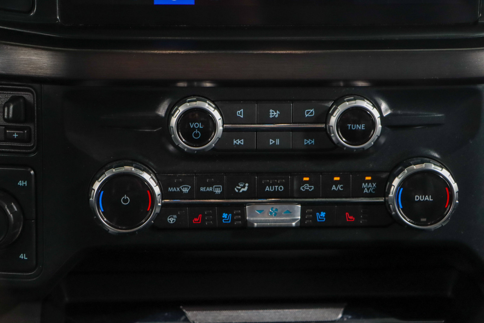 Used 2023 Ford F250 Lariat w/ Sport Appearance Package AWD/4WD image 21