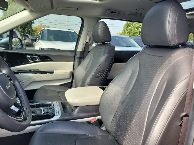 Used 2024 Kia Carnival SX Prestige FWD image 13