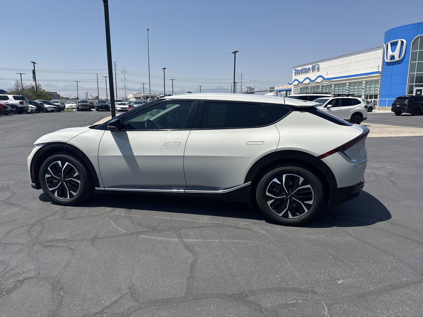 Used 2023 Kia EV6 Wind w/ Wind Technology Package AWD/4WD image 6