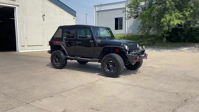Used 2017 Jeep Wrangler Unlimited Sahara AWD/4WD image 4
