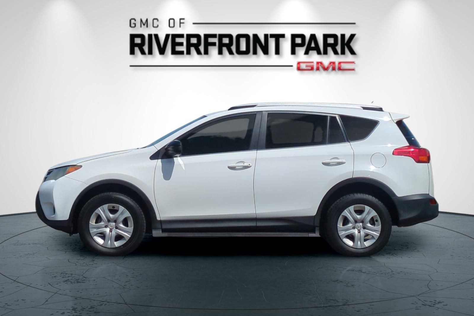 Used 2015 Toyota RAV4 LE FWD image 6