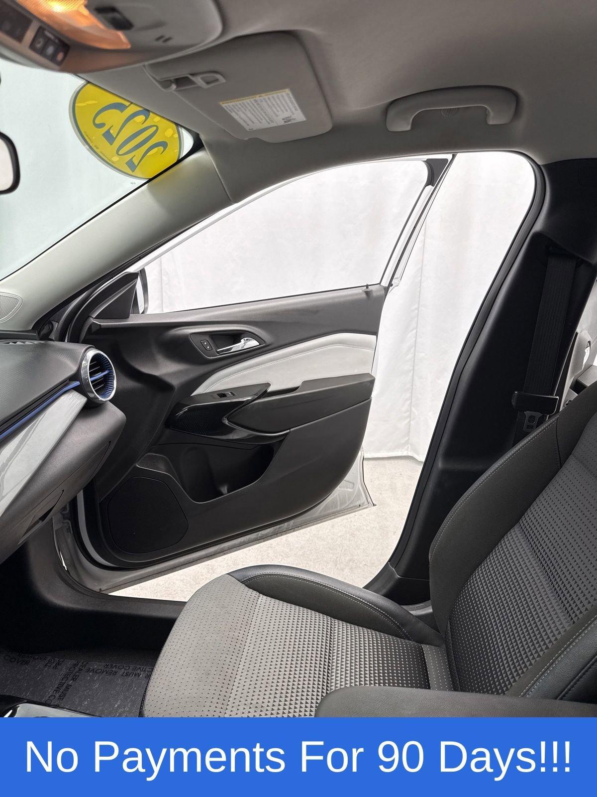 Used 2025 Chevrolet Trax LT FWD image 22