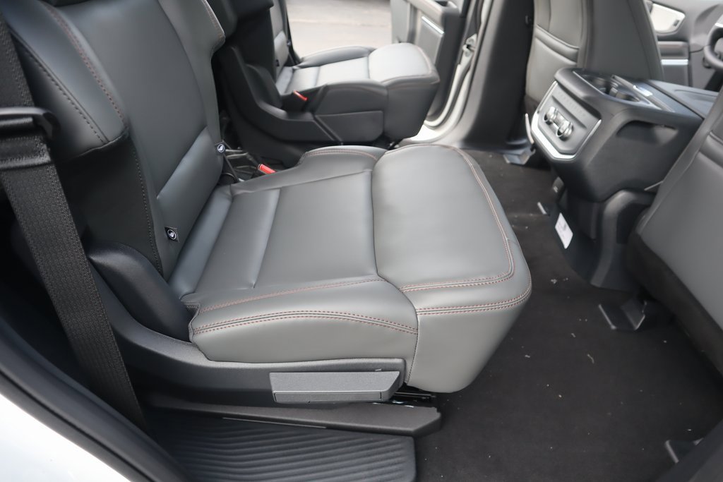 New 2025 Ford Expedition Active image 16