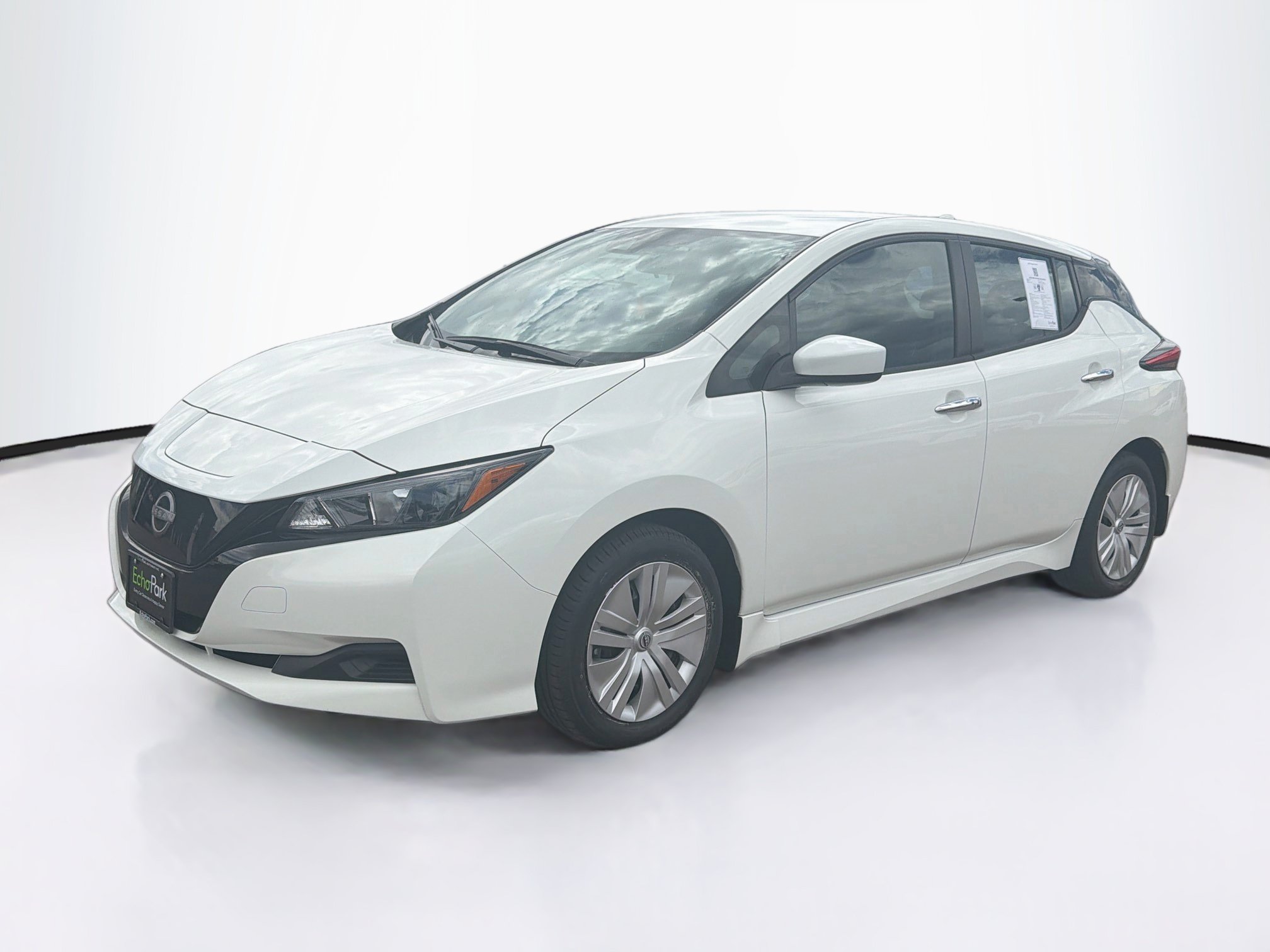 Used 2025 Nissan Leaf S FWD image 3