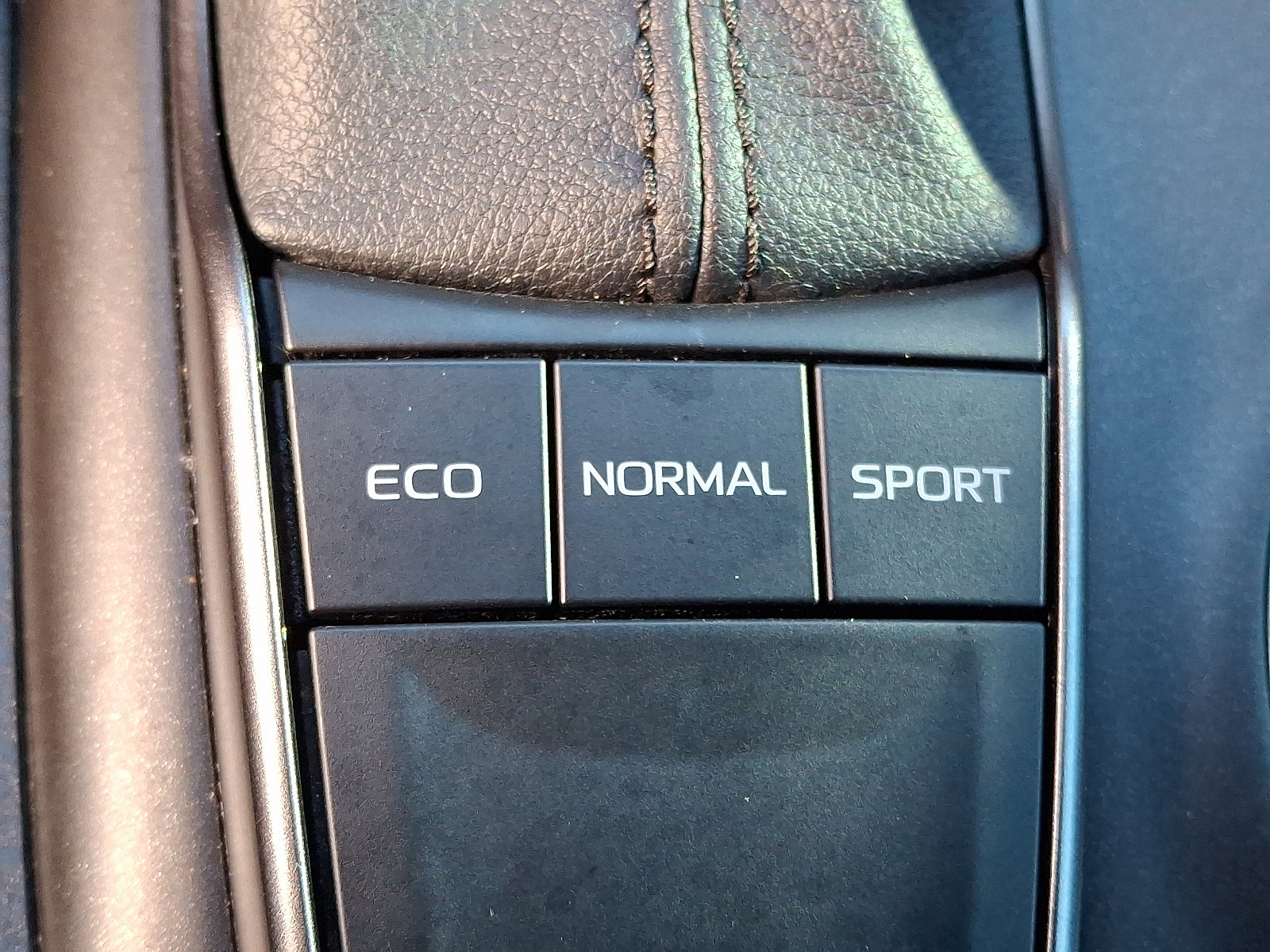 Used 2022 Toyota Camry SE image 24