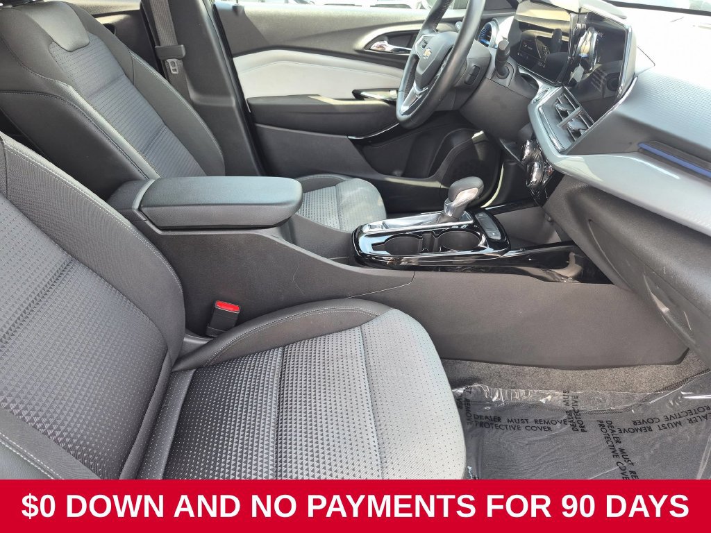 Used 2025 Chevrolet Trax LT w/ LT Convenience Package FWD image 27