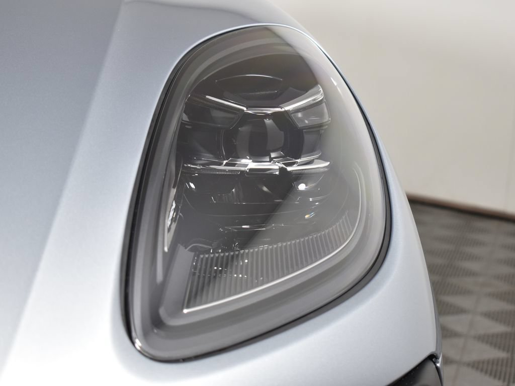 Used 2026 Porsche Macan AWD/4WD image 11