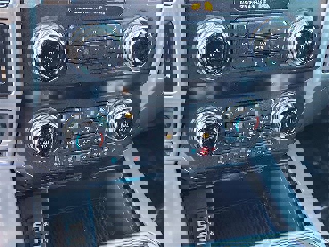 Used 2019 Ford F150 Platinum w/ Equipment Group 701A Luxury image 18