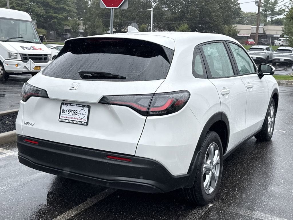 Used 2025 Honda HR-V LX image 4