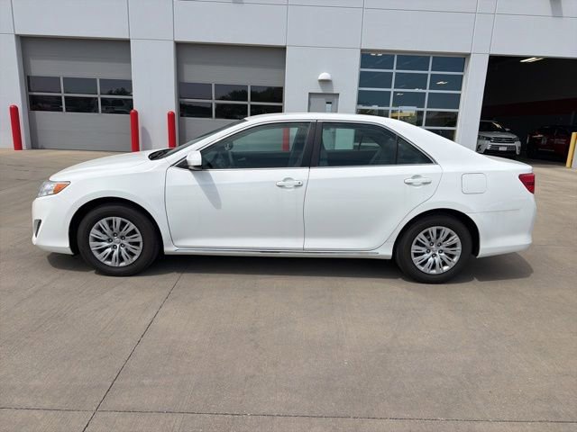 Used 2013 Toyota Camry LE FWD image 3