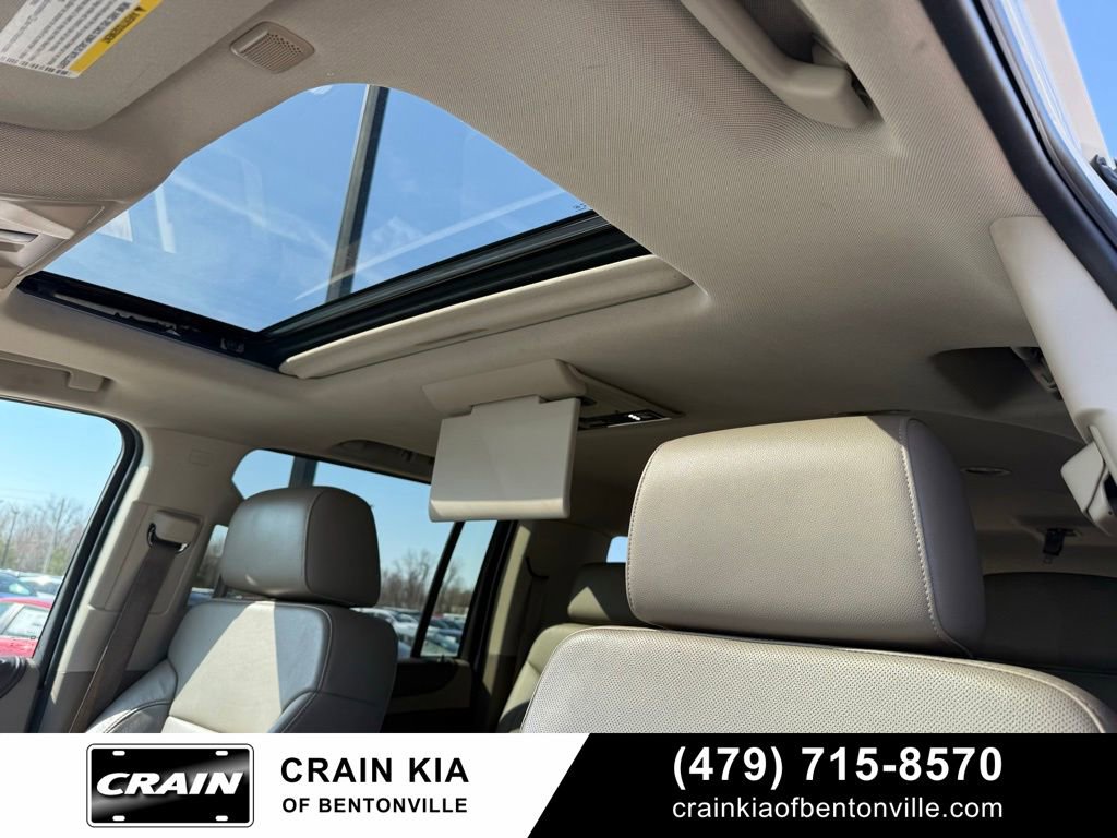 Used 2015 Chevrolet Suburban LTZ image 23