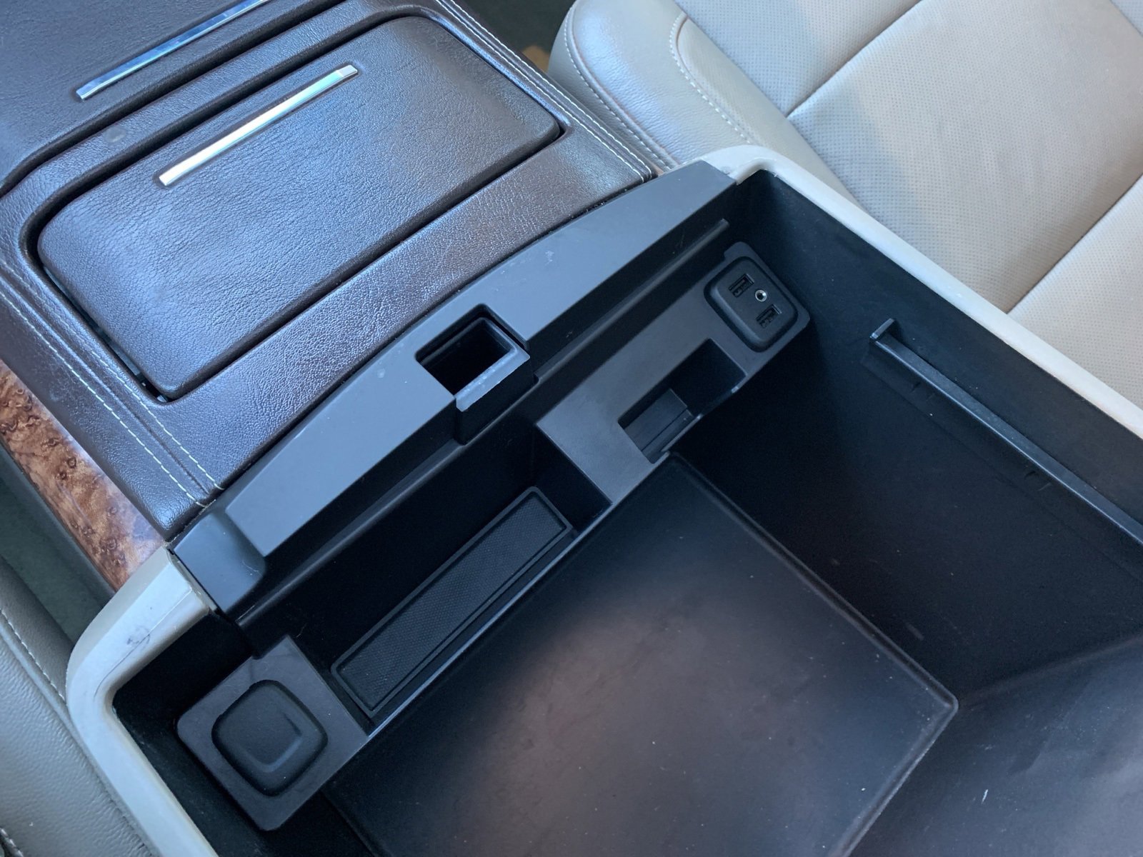 Used 2016 Chevrolet Suburban LTZ image 30