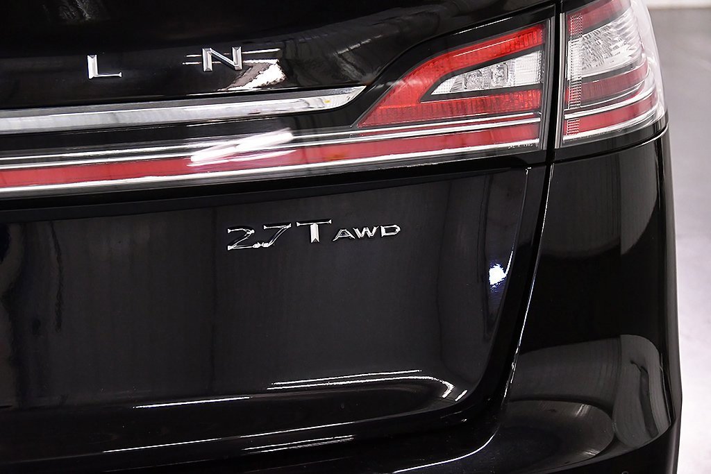 Used 2019 Lincoln Nautilus Reserve image 11