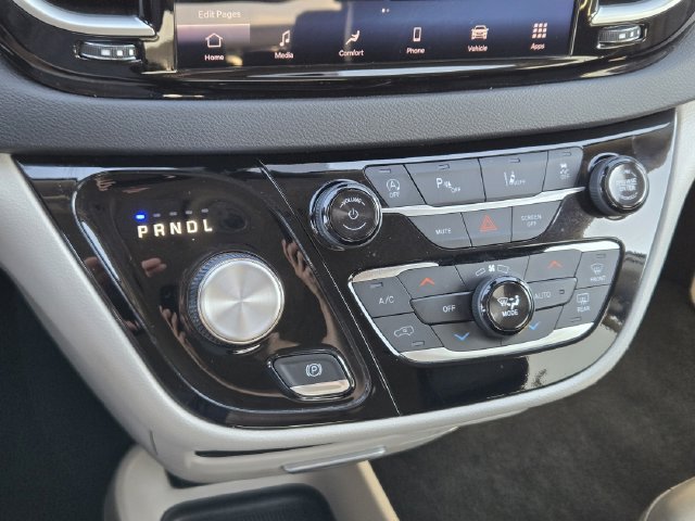 Used 2024 Chrysler Pacifica Touring-L FWD image 19