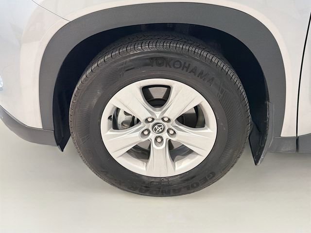 Certified 2025 Toyota Grand Highlander LE image 25