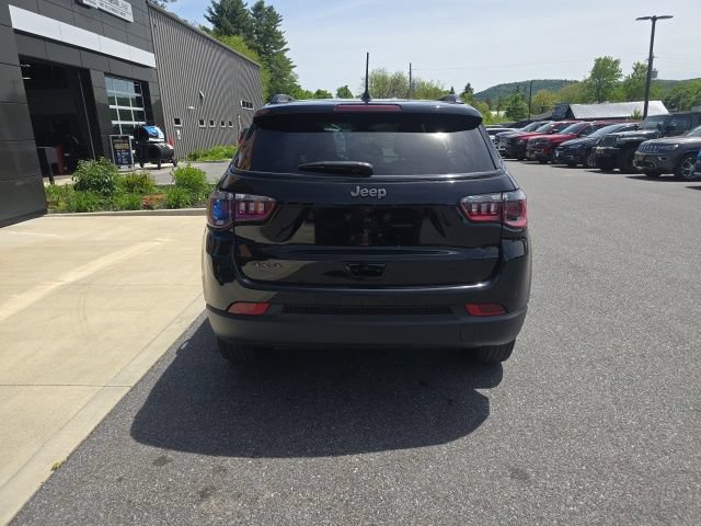 Used 2025 Jeep Compass Latitude w/ Altitude Special Edition AWD/4WD image 6