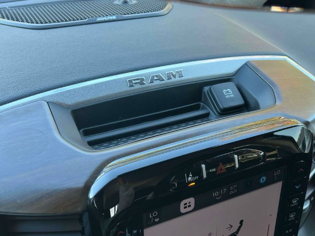 Used 2024 RAM 2500 Laramie w/ Safety Group AWD/4WD image 14