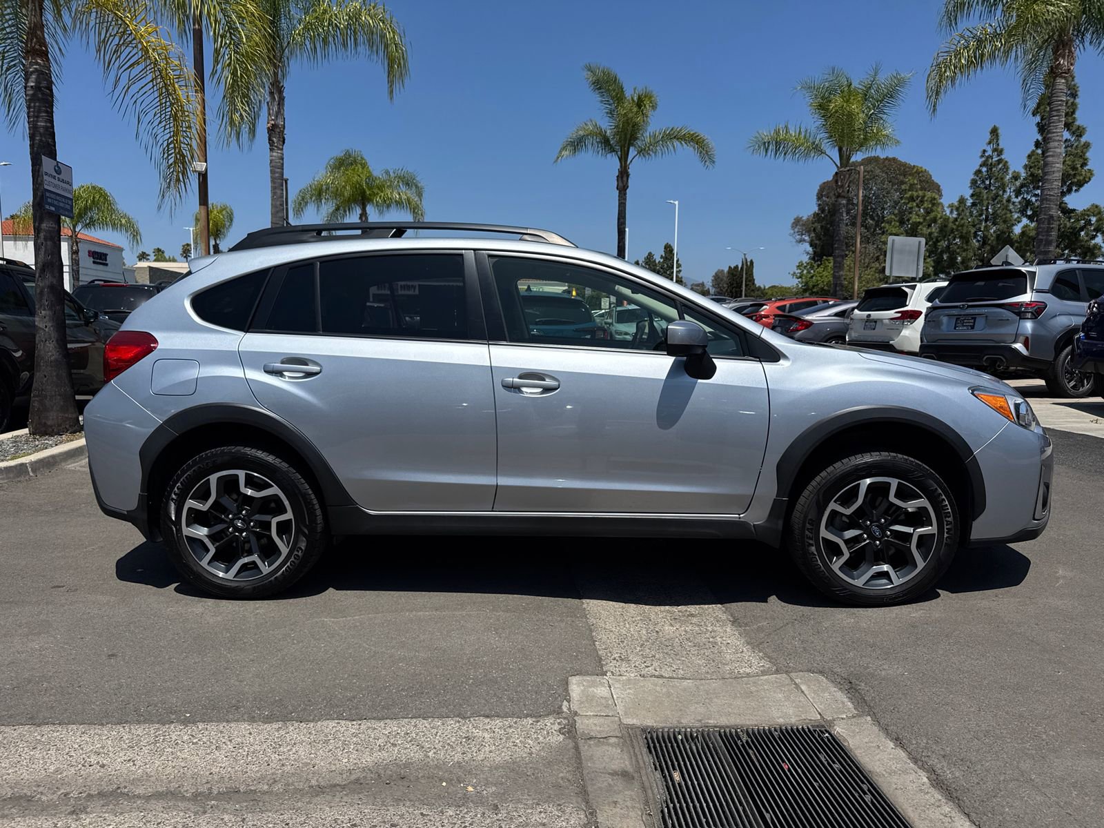 Used 2017 Subaru Crosstrek 2.0i Premium w/ Popular Package #2 AWD/4WD image 5