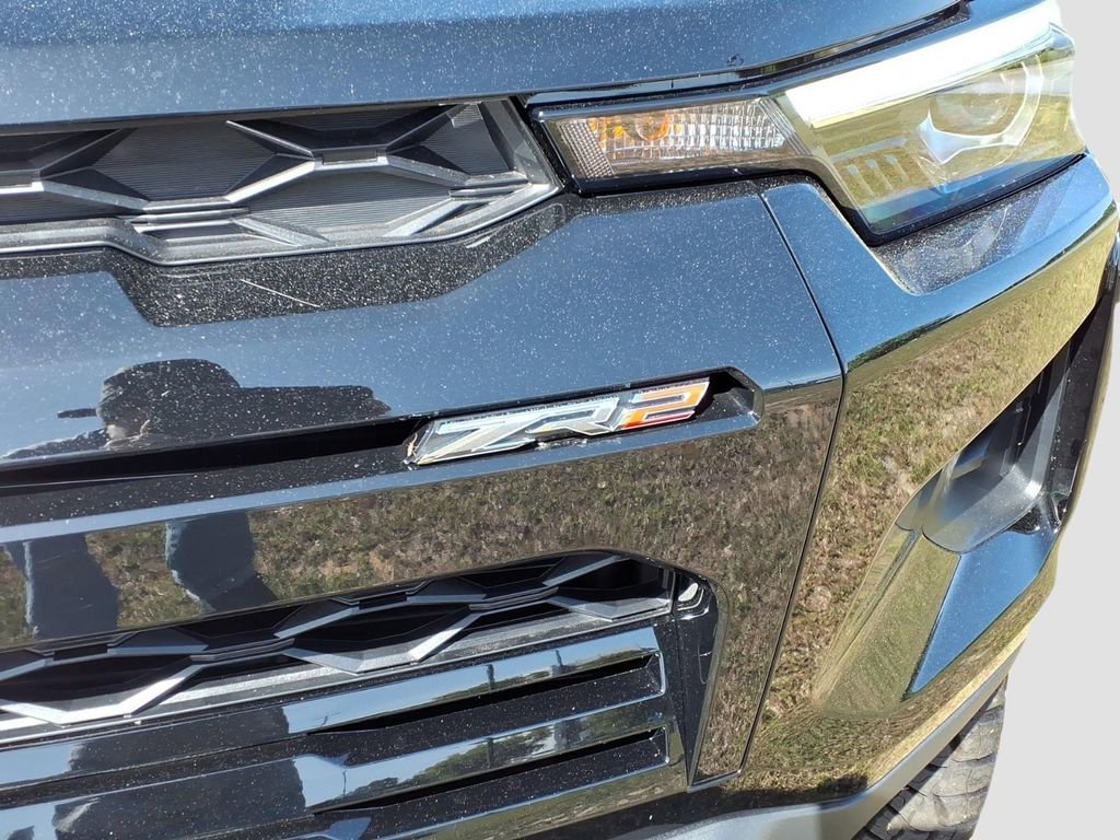 Used 2026 Chevrolet Colorado ZR2 w/ Technology Package AWD/4WD image 9