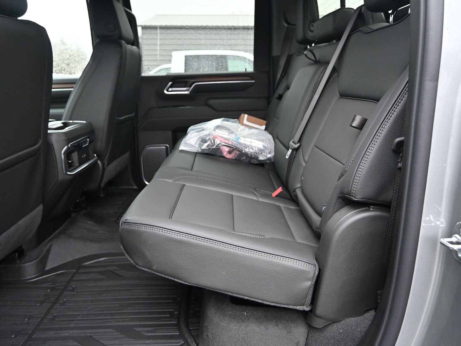 New 2026 GMC Sierra 2500 Denali w/ Denali Reserve Package image 18