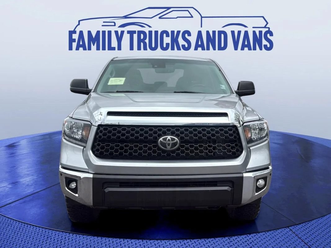 Used 2020 Toyota Tundra SR5 w/ SR5 Convenience Package AWD/4WD image 8