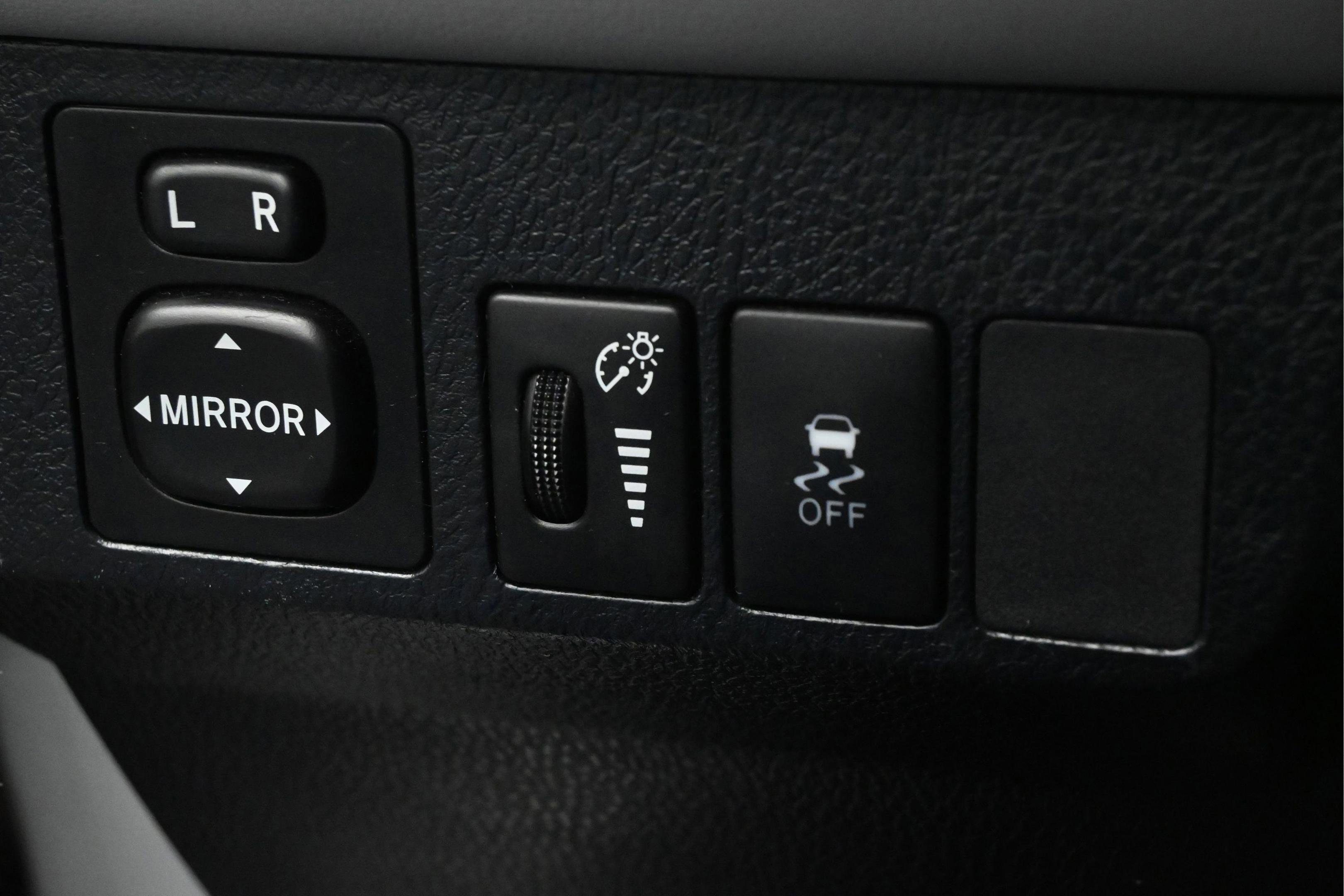 Used 2013 Toyota RAV4 XLE FWD image 22