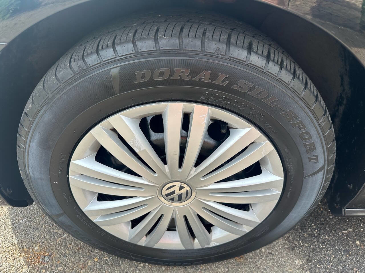 Used 2015 Volkswagen Passat 1.8T S w/ Technology Package FWD image 30